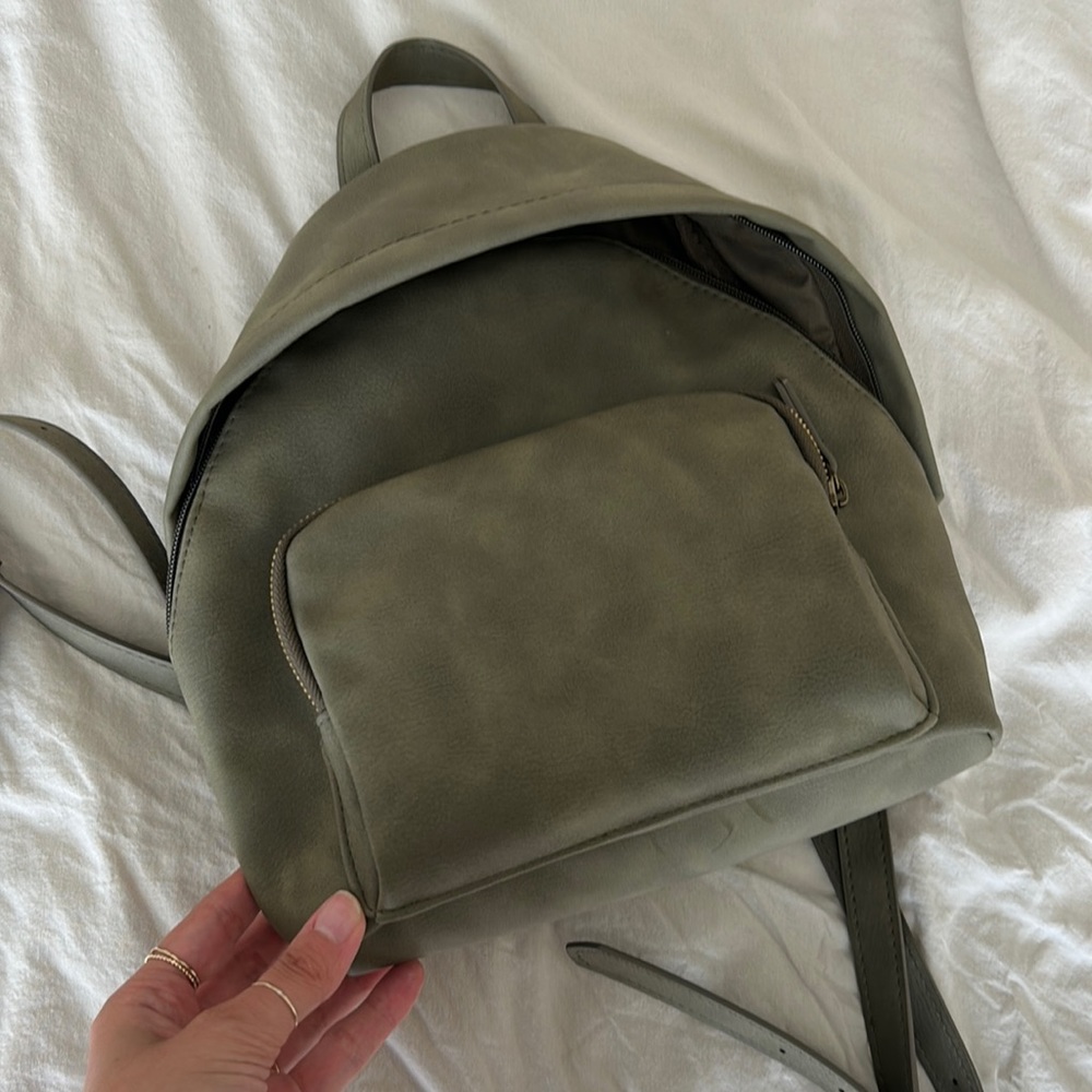 Universal Thread backpack